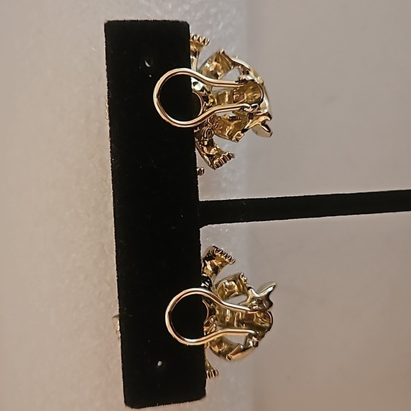 BSK AB Rhinestone on Silvertone & Pinkish Flower Clip-on Earrings - Picture 6 of 7